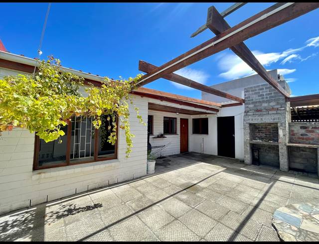4 BEDROOM HOUSE RENTED IN CONISTON PARK